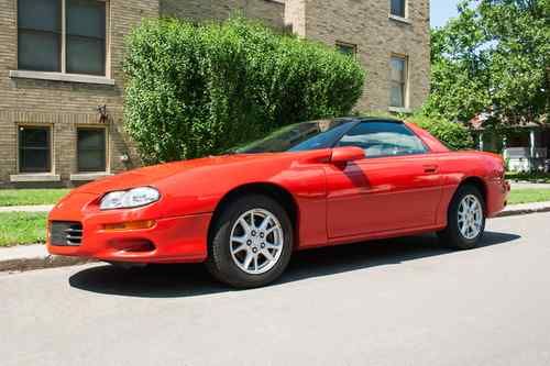 Very nice 2001 camaro, t-top, rear spoiler, 3.8l v6, 5-speed automatic