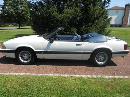 1988 ford mustang convertible - 2.3l with 5-speed - drive as is or 5.0 sleeper!