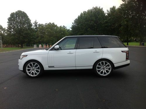 Sell used 2014 White Range Rover Supercharged V8 w/ Black Contrast Roof, 22" Rims in Colonia