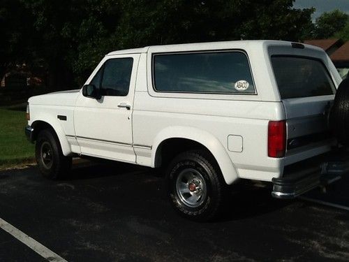 1993 ford bronco xlt lariat sport utility 2-door 5.0l