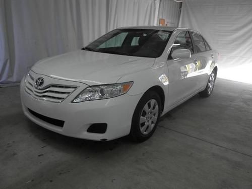 2011 toyota camry base 6-spd at clean car