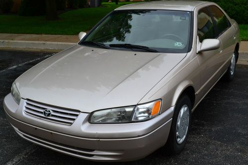 1997 toyota camry le sedan 4-door 2.2l