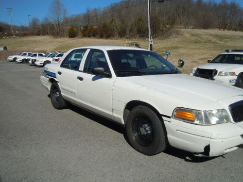 2001 ford crown victoria decommssioned police cruiser / interceptor
