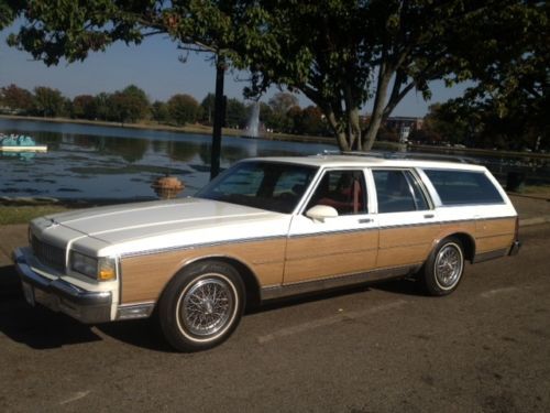 1990 chevrolet caprice wagon/ southern car/no rust ever/ 92k  beautiful woody