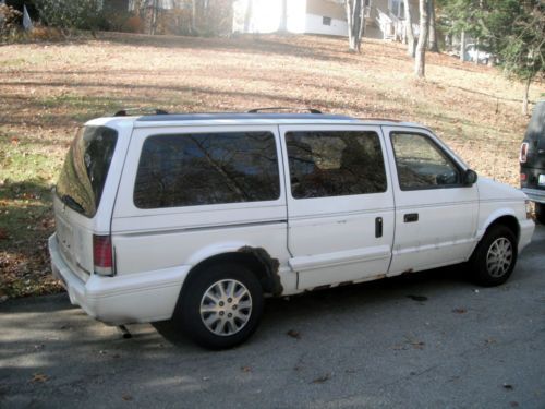 1995 plymouth grand voyager van in need of a home!