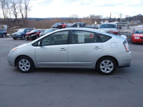 Hatchback prius silver hybrid prius clean carfax 2004