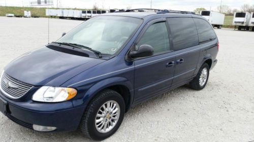 2001 chrysler town and country limited loaded van excellent family vehicle
