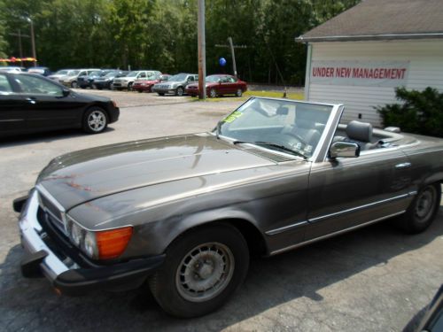 Hard top and soft top convertible, v8 engine, automatic transmission