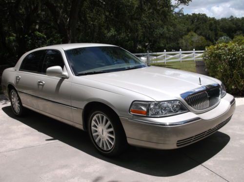 How Much To Paint A Car >> Sell used 2004 Lincoln Town Car Signature Sedan 4-Door 4.6L in Sarasota, Florida, United States How Much To Paint A Car >> Sell used 2004 Lincoln Town Car Signature Sedan 4-Door 4.6L in Sarasota, Florida, United States