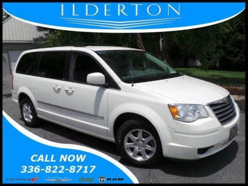 2009 chrysler town & country touring