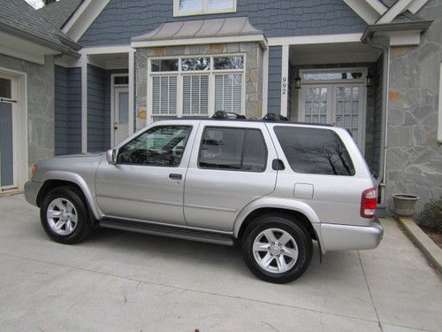 2003 nissan pathfinder le sport utility 4-door 3.5l 4wd (perfect condition)