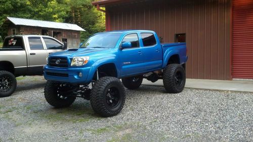 Lifted double cab sr5 trd off road 4x4 custom lift wheels tires v6