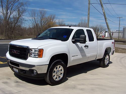 2011 gmc 2500hd diesel 4wd extended cab sle, loaded, excellent cond, low miles,