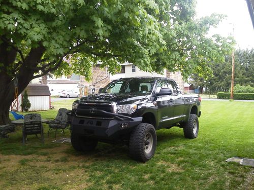 Lifted 2010 toyota tundra double cab 5.7l v8 4wd