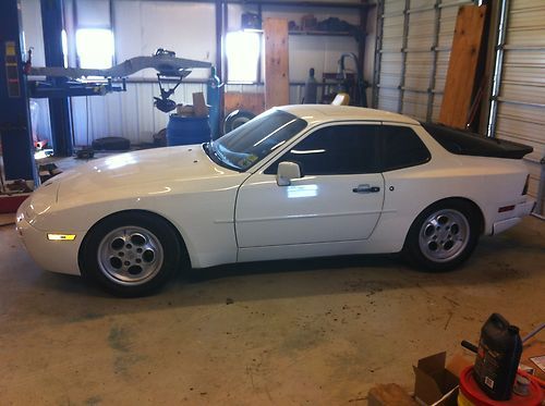 1986 porsche 944 turbo, white, 5-speed trans, 74k miles