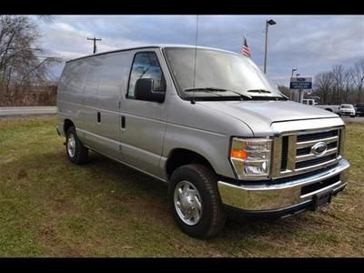 Brand new left over e-150 commercial cargo van package high series v-8 automat