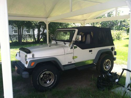 1998 jeep wrangler se sport utility 2-door 2.5l