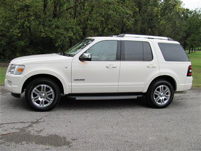 A beautiful pearl white v8 08 limited 4x4 explorer.low miles.low price.so clean!