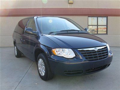 05 town &amp; country lx 4 new tires stow-n-go a/c cruise keyless 3rd row $6,995