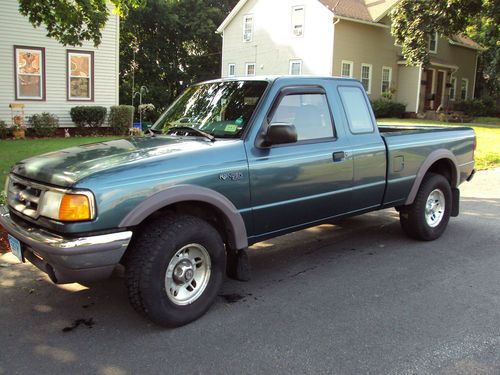 Ford  ranger  4x4  1997  xlt  extended. cab  4.0  v-6  pick-up  truck