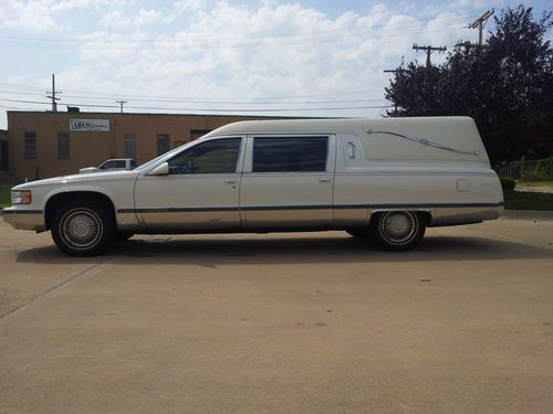 1995 white cadillac federal hearse - great condition - very low miles