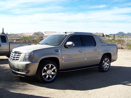 Beautiful 1 owner 2007 cadillac escalade ext navigation moonroof sport package