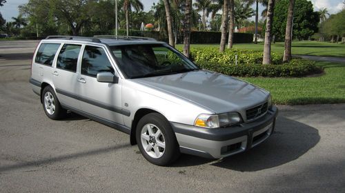1999 volvo v70 x/c awd cross country wagon 4-door 2.4l very low miles awesome!