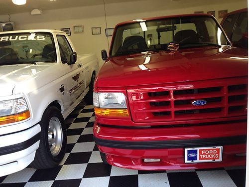 Lightning ford f-150 svt clean low miles