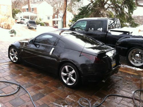 2008 nissan 350z 6 speed 350 (((no reserve))) low miles