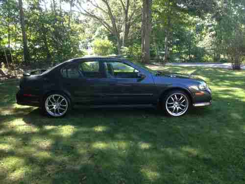 2001 Nissan Maxima Anniversary Edition 5 speed LOADED!!! NO RESERVE, image 2