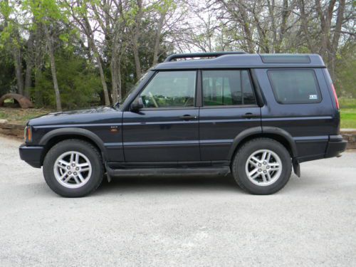 2004 land rover discovery se7 2 owner. 3 dvd screens free yeti cooler