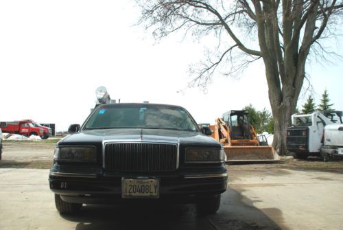 1997 lincoln town car executive limousine &amp; 1989 jaguar xj6 sovereign limosine