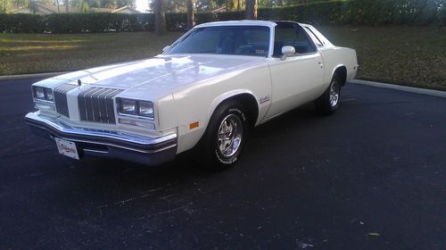 1977 oldsmobile cutlass salon rare!!  5 speed coupe ttop