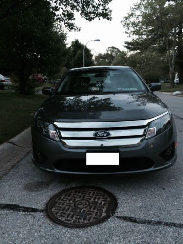 Excellent condition 2012 ford fusion se ***no reserve***