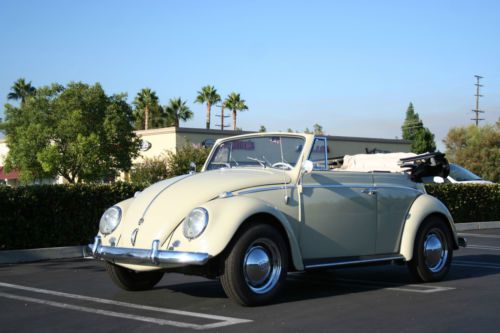 Volkswagen beetle convertible  1961  - restored on a 1970 pan