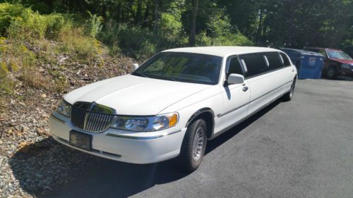 2001 Lincoln Town Car 120 Stretch Limo By DaBryan Coach Builders, image 1