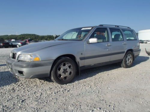 2000 volvo xc70 awd  automatic 5 cylinder  no reserve