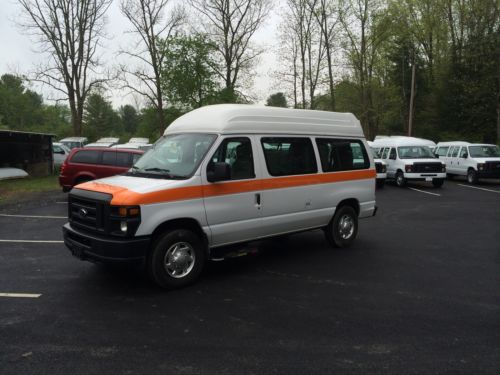 Handicapped wheelchair raised roof van, braun lift- low miles!!