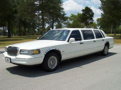 Lincoln town car limousine 6 door, 51,237 actual miles, dual dvd's