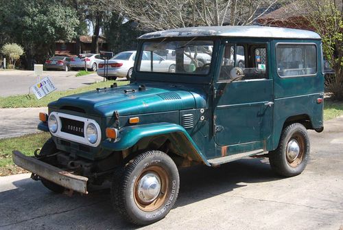 1972 toyota fj-40 land cruiser hard top 3 speed manual