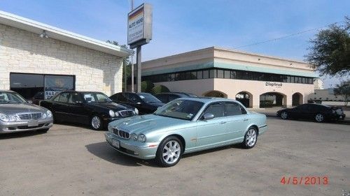 2004 xj8 vdp.seafrost/ivory.navigation.heated seats.only 59k miles.2 owners
