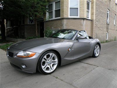 2004 z4 3.0  premium/sport package,auto,xenons,heated seats,low miles low reserv