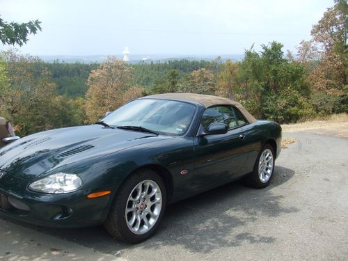 Jaguar xkr 2000 super nice with low miles