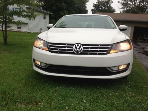 Candy white tdi sel premium like new 4 door sedan with all the options
