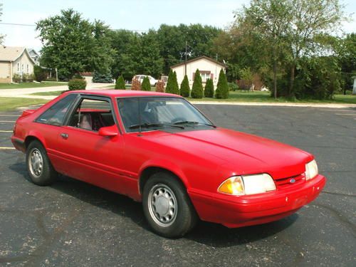 1991 ford mustang lx hatchback. great gas saver/ n/r auction starts at $199