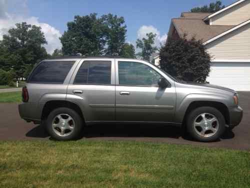 2008 tan chevrolet trailblazer in good condition with only 56,000 miles