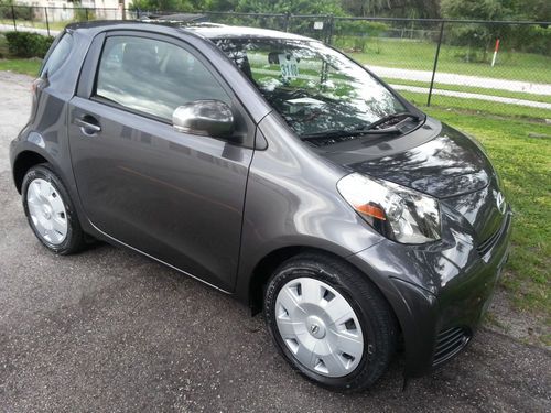 2012 scion iq base hatchback 2-door 1.3l