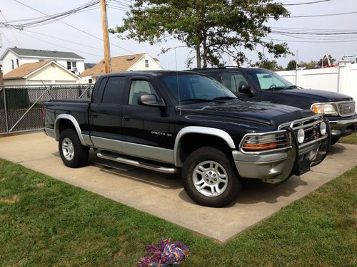 2002 dodge dakota slt quad cab 1 owner great condition fully loaded must see..