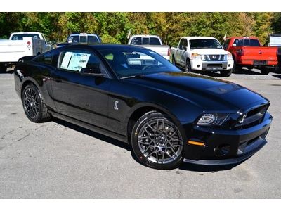 Gt 500 svt brand new 5.8l supercharged v8 6 speed navigation heated leather new!