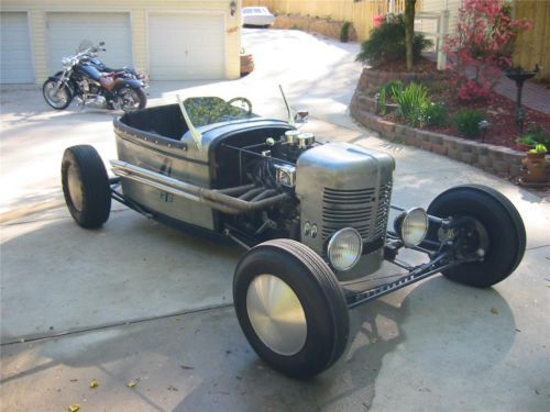 32 hot rod roadster international / ford model a racer style